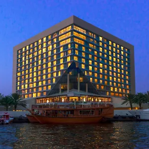 Sheraton Creek & Towers Otel